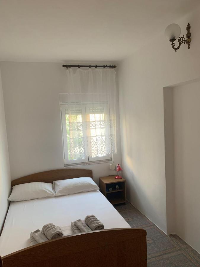 Apartment Jure Трогир Екстериор снимка
