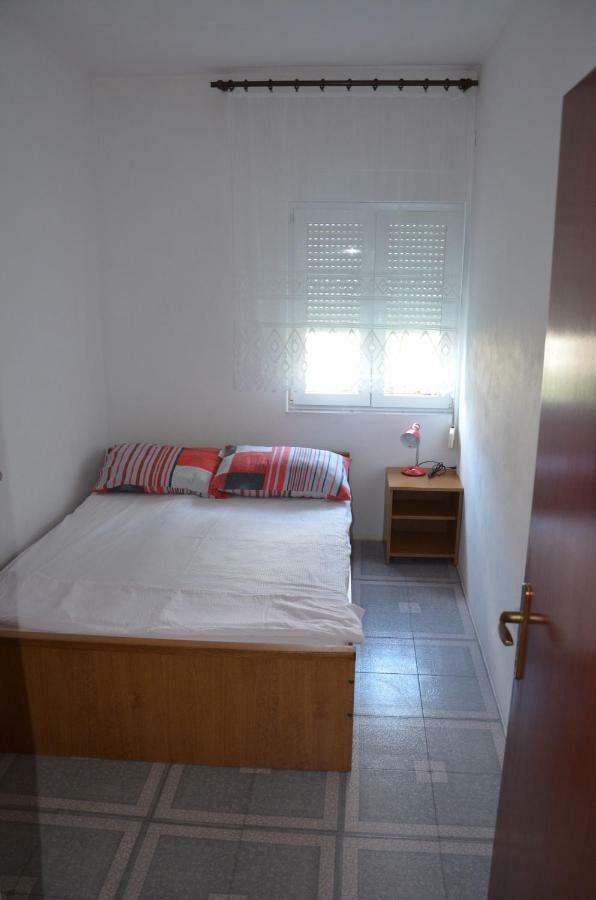 Apartment Jure Трогир Екстериор снимка